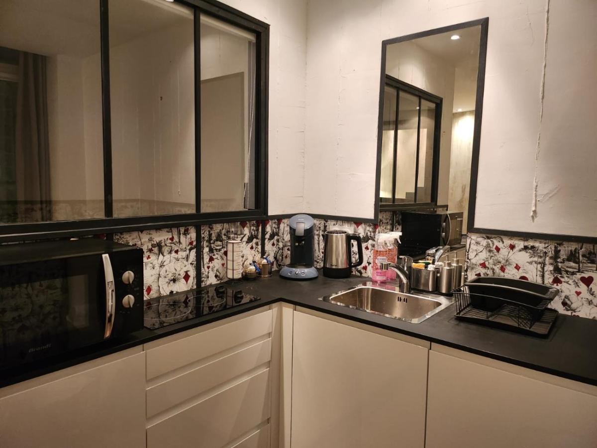 Charmant Cocon Iode Cosy Equipe, Baigne De Lumiere, Situe Au Coeur De La Rochelle A 1Min A Pied Du Marche Central Avec Tv Et Wifi Экстерьер фото